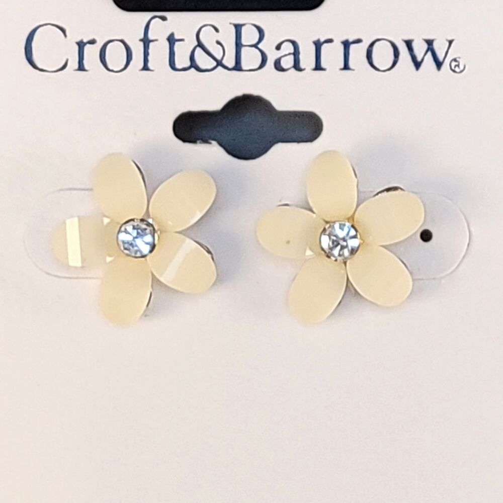 Croft & Barrow Cream Flower Pierced Earrings Rhinestone Center,  Free Gift Bag